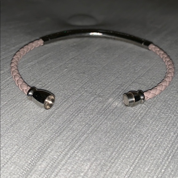 Jewelry/Bracelet - Picture 4 of 5